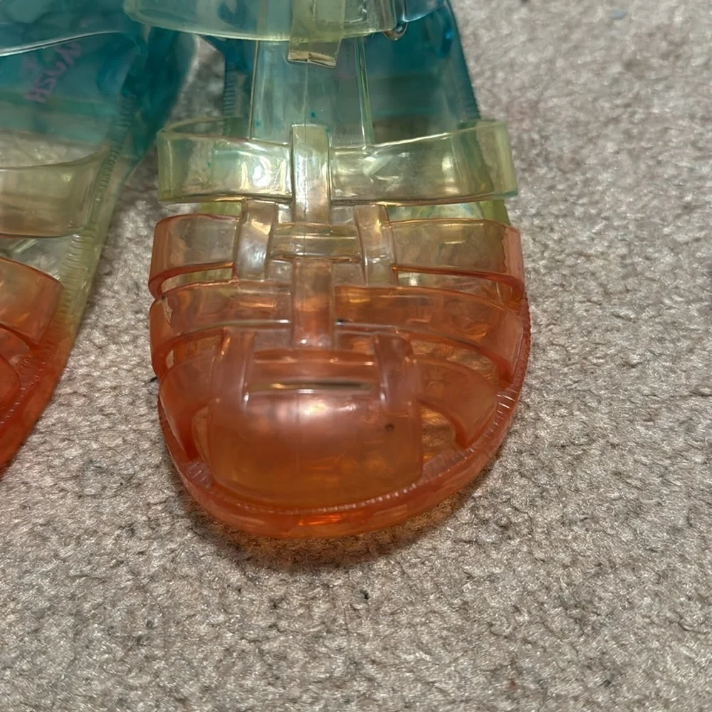 Oshkosh b’gosh jelly sandal size 9